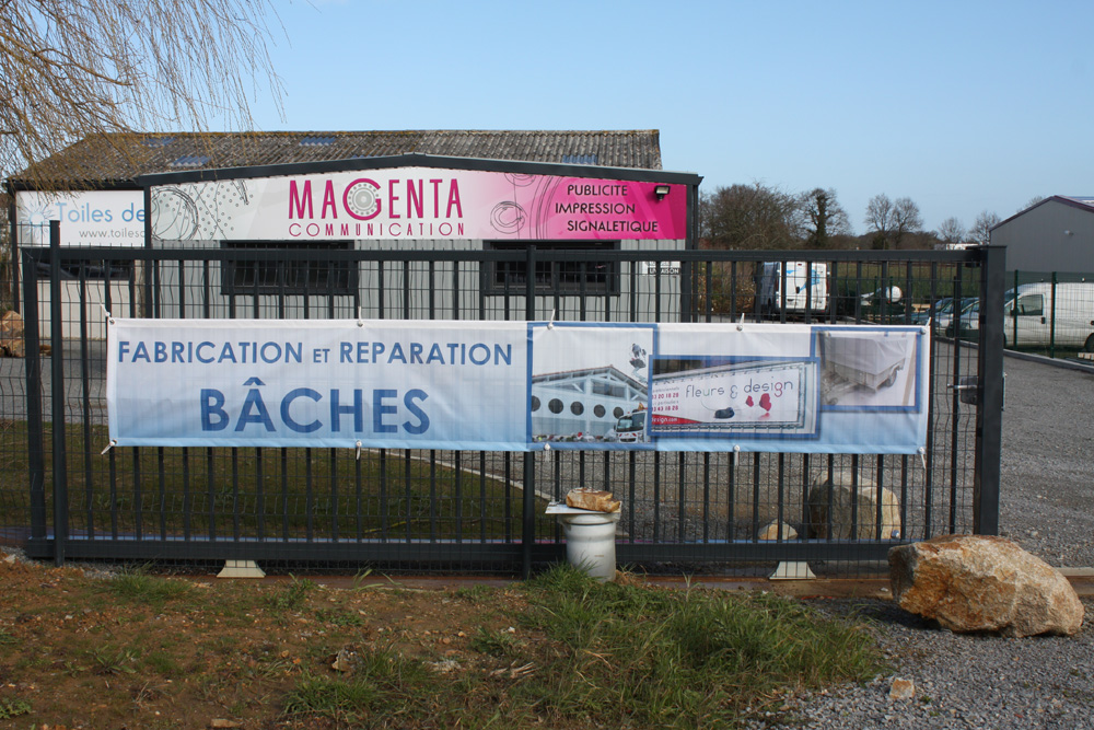 Bâche imprimée magenta communication