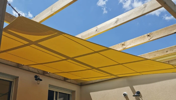 toile jaune pergola