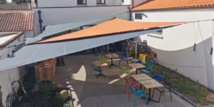 comment fixer une voile d'ombrage