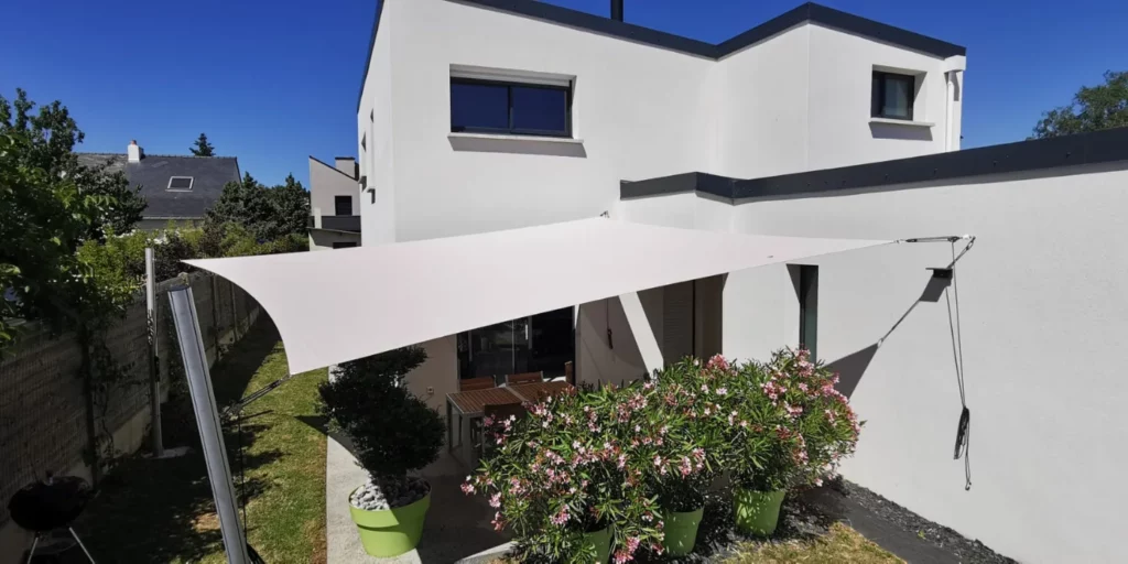 taille d'une voile d'ombrage